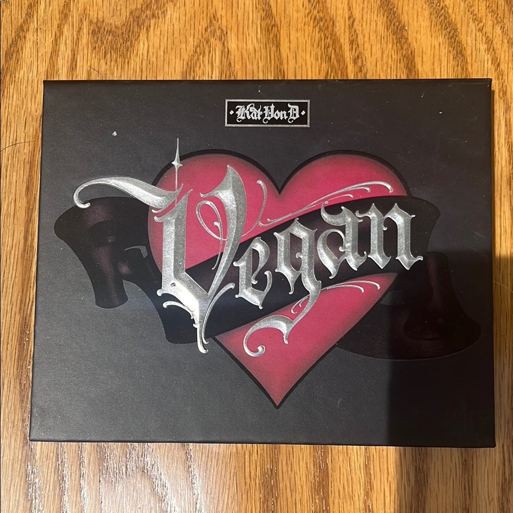 Kat Von D Vegan Love Eyeshadow Palette